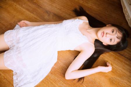 睡裙美女图片 _ 第(6)张
