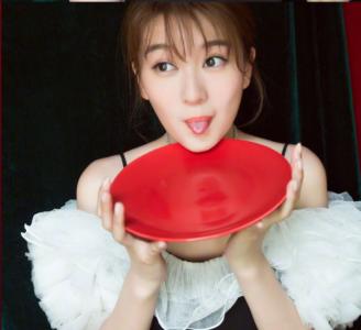 高清中国内地黑龙江省哈尔滨女演员乔欣清爽率性写真图片桌面壁纸第2张