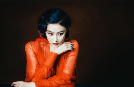 高清中国内地女演张馨予优雅气质性感写真图片桌面壁纸第0张