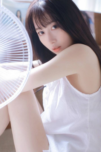 粉红高挑美女身材火辣诱惑撩人写真图片第1张