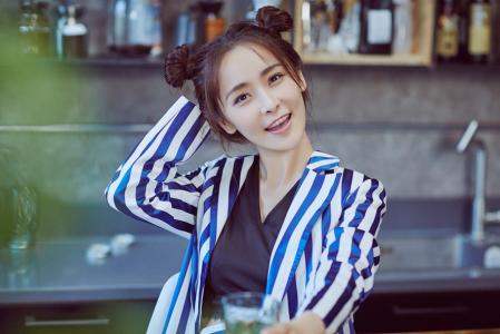 李曼优雅柔美时尚写真图片第4张