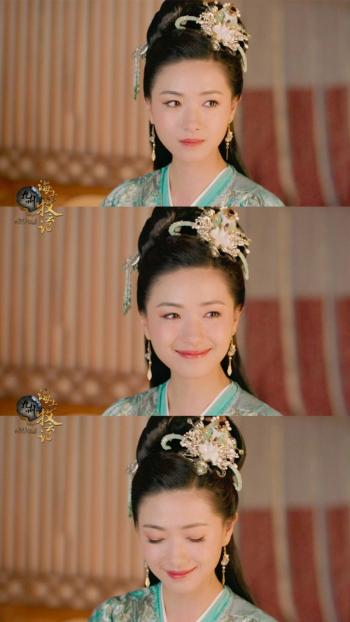 万茜OL装扮干练性感杂志写真图片第6张
