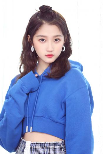 高清北京女演员关晓彤包臀裙性感高清图片第2张