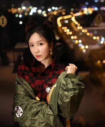 郭碧婷最新深夜时尚街拍写真图片第2张