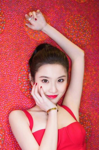 中国内地女演员谋女郎张慧雯如梦如幻唯美写真图片第3张