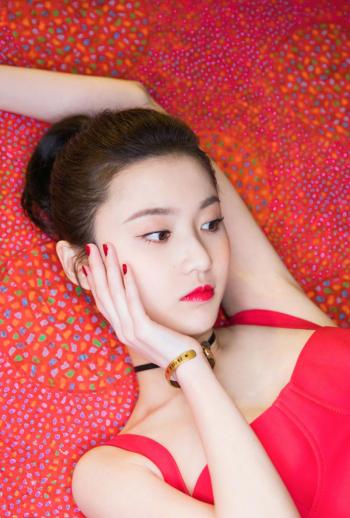 中国内地女演员谋女郎张慧雯如梦如幻唯美写真图片第1张