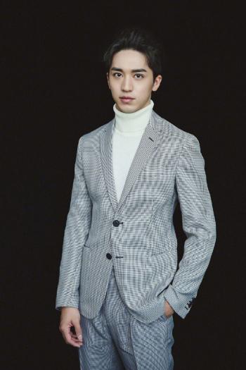 中国内地中国上海男演员许魏洲帅气有型时尚写真图片桌面壁纸第0张
