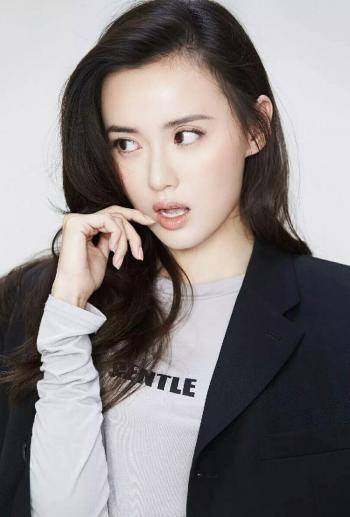 高清山东省青岛美女江铠同冷艳洋装小女人霸气时尚写真第3张