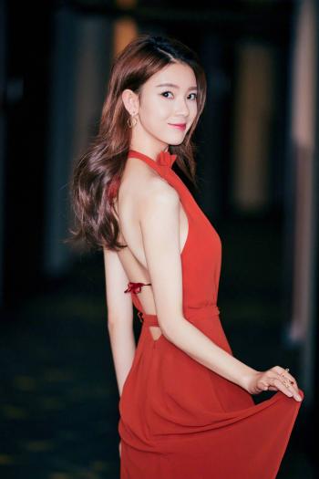 中国内地四川省攀枝花女演员人气演员陈瑶俏皮可爱写真图片第2张
