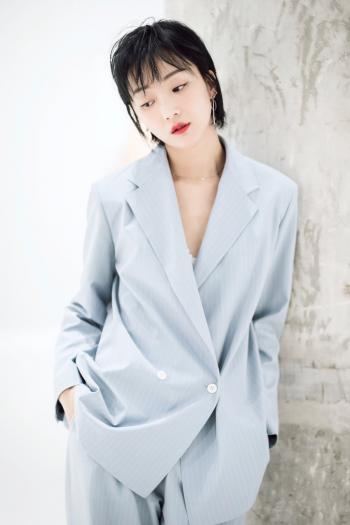 美女张瑶图片 _ 第(1)张