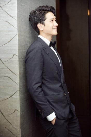 中国内地吉林省长春影视男演员彭冠英阳光帅气写真图片桌面壁纸第0张