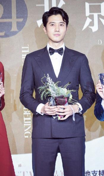 中国内地吉林省长春影视男演员彭冠英阳光帅气写真图片桌面壁纸第2张