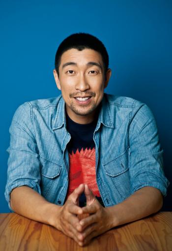 中国内地著名男演员王千源硬汉时尚气质大片高清图片第2张