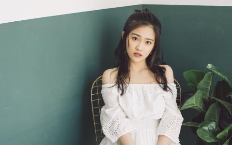 中国内地海市女演员汤梦佳清纯甜美制服写真图片第2张