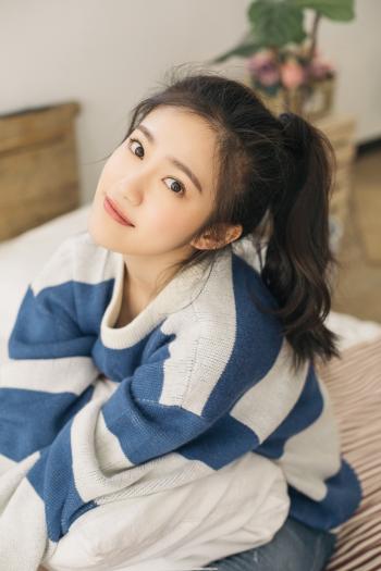 汤梦佳清新甜美写真图片桌面壁纸第0张