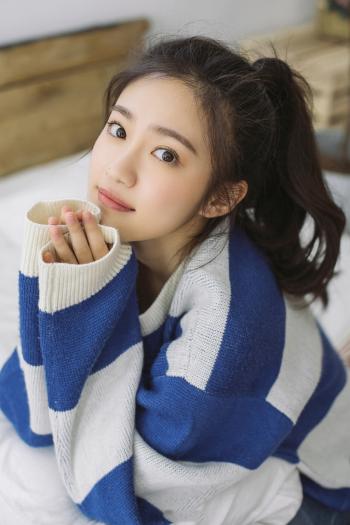 汤梦佳清新甜美写真图片桌面壁纸第2张