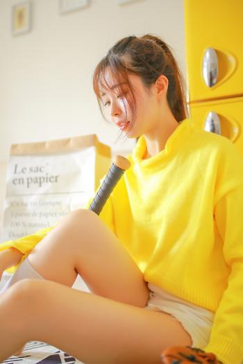 白丝袜美女化身篮球宝贝性感诱惑私房照图片第3张