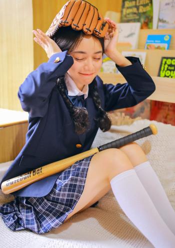 洛天依金丝雀可爱萝莉丝袜美腿Cosplay写真第6张
