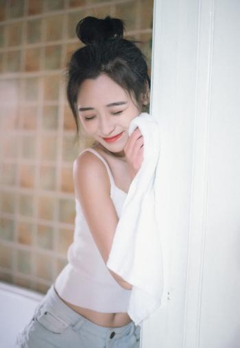 美女热裤图片 _ 第(6)张