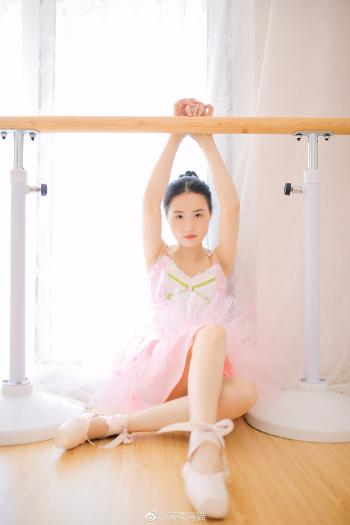 艺校美女图片 _ 第(1)张