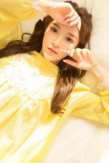 极品波霸美女苏夏午夜大胆晒出超深事业线图片第2张