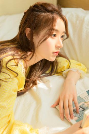 极品波霸美女苏夏午夜大胆晒出超深事业线图片第3张
