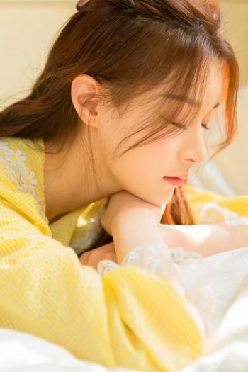 极品波霸美女苏夏午夜大胆晒出超深事业线图片第6张