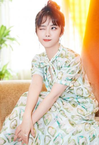 中国内地四川泸州影视女演员可爱女星谭松韵清纯静美写真第3张