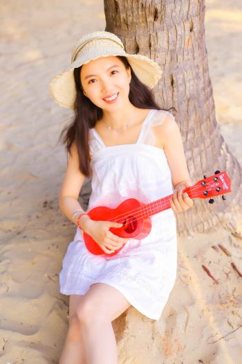 海边美女俏皮可爱甜美性感摄影美女写真第3张