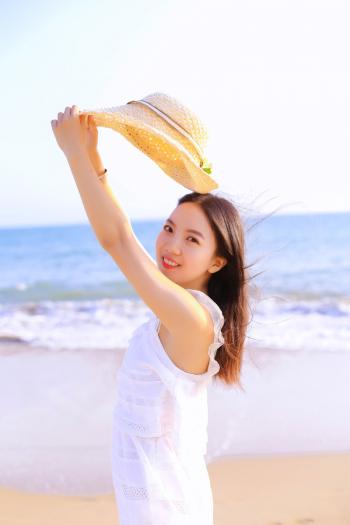 海边美女俏皮可爱甜美性感摄影美女写真第5张