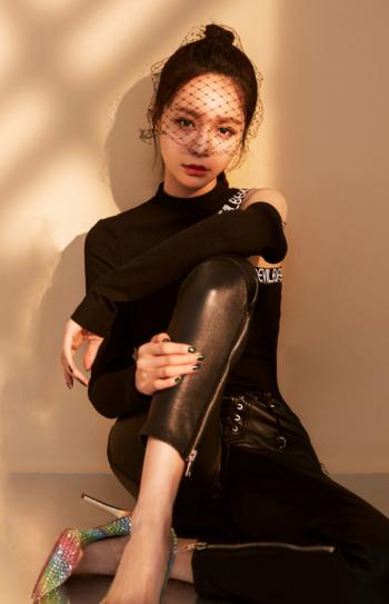 高清湖南省湘西吉首市美女​27岁沈梦辰拍写真被嘲笑不如55岁的蔡明第2张
