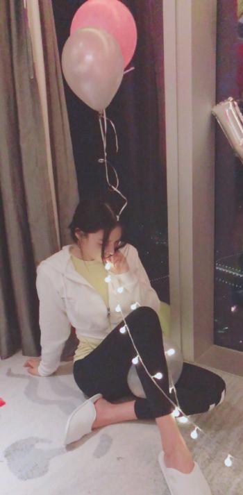 高清中国内地女演张馨予优雅气质性感写真图片桌面壁纸第3张