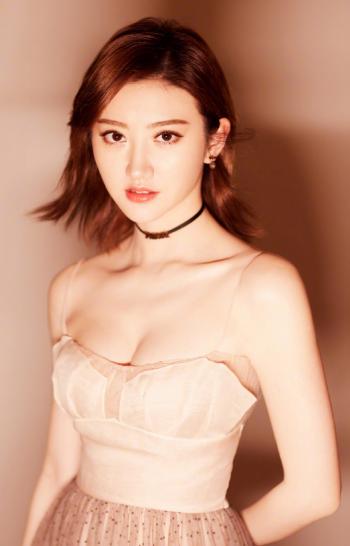 景甜活动照片 景甜知性清新时尚写真第2张