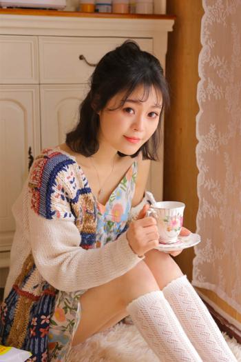 性感亚洲国产小嫩模福利四区极品吊带美女长腿诱惑性感撩人写真第一辑第0张