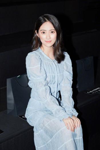 中国内地海市女演员汤梦佳甜美迷人写真桌面壁纸第0张