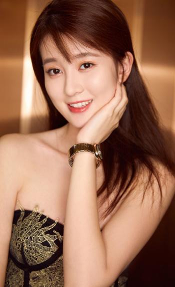 高清中国内地黑龙江省哈尔滨女演员乔欣清爽率性写真图片桌面壁纸第2张