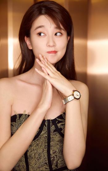 高清中国内地黑龙江省哈尔滨女演员乔欣清爽率性写真图片桌面壁纸第3张