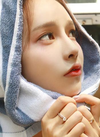 中国影视湖北黄石女演员陈数美艳气质性感黑白写真图片第0张