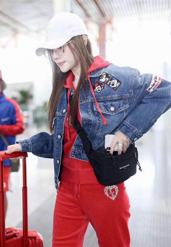 贾乃亮李小璐甜馨一家三口庆生写真大片第3张