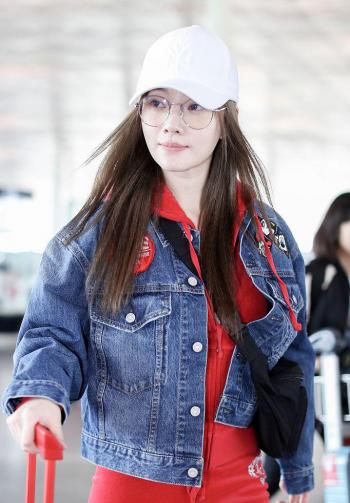 贾乃亮李小璐甜馨一家三口庆生写真大片第6张