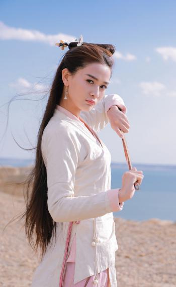 中国内地安徽女演员海铃性感妩媚活动写真图片第3张