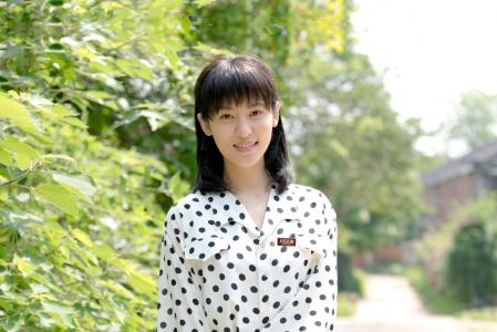 杨烁休闲随性古巴街拍图片第6张