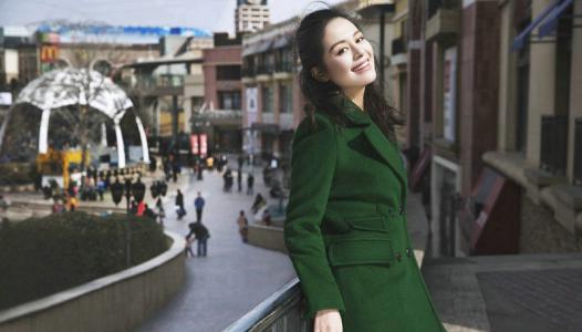 中国内地著名影视和舞蹈演员实力演员王力可清新简约白衣写真图片第2张