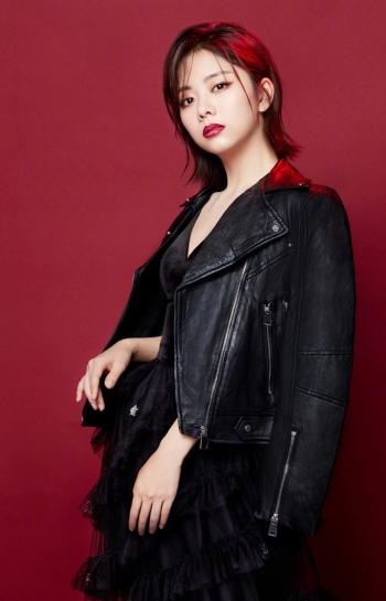 中国内地四川泸州影视女演员可爱女星谭松韵清纯静美写真第1张