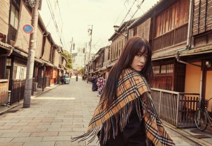 主持人李湘写真图片:清新淡雅宛若仙子第2张