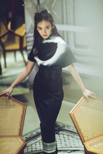 高清中国内地女演员美女尤靖茹性感迷人活动照高清图片第2张