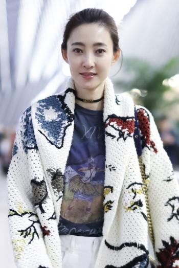 王丽坤悦己杂志封面图片 王丽坤素颜女神性感魅惑图片下载第0张
