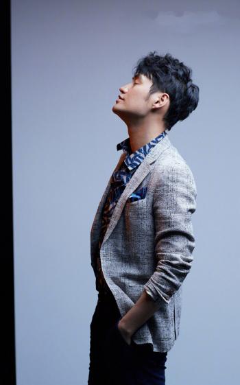 武汉男明显袁弘写真图片第3张