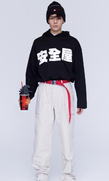 侯明昊图片 _ 第(2)张