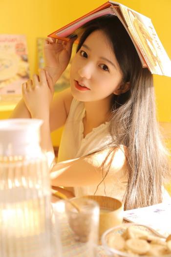 诱人白丝袜美女性感大胆私房撩人美腿写真第0张